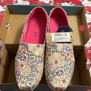 TOMS Dia de los muertos Alpargata Flats (Glow in the dark) BRAND NWT SIZE 6.5